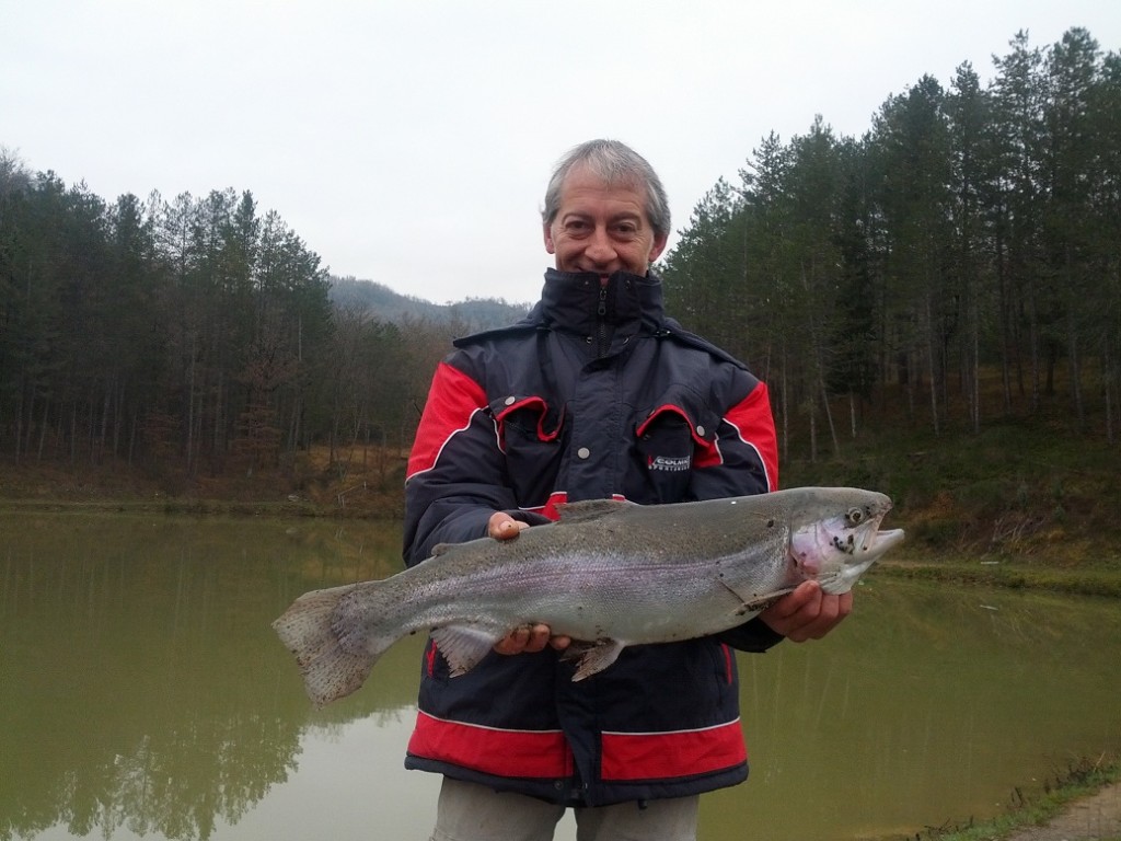 Pesca Trota Lago Montature E Nodi